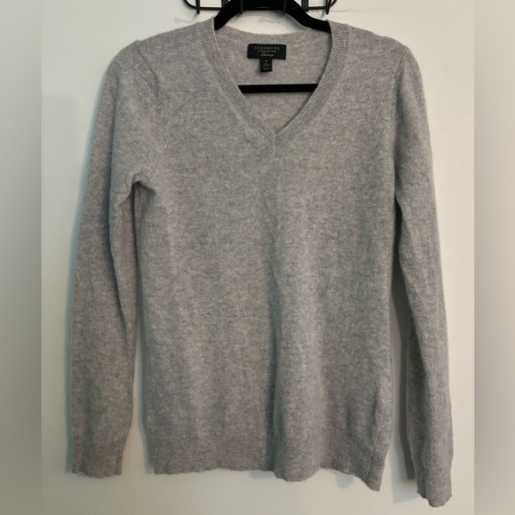 Charter Club Cashmere Luxury Womens Gray Sweater VNeck Long Sleeve Medium Office - Picture 1 of 6